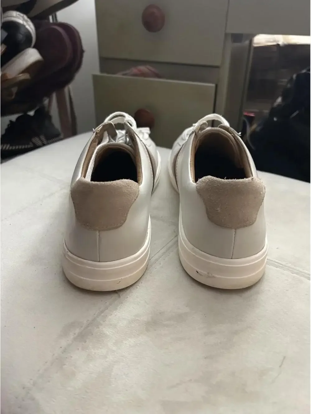 Clarks White leather sneakers with brown and beige stripes, size US 12